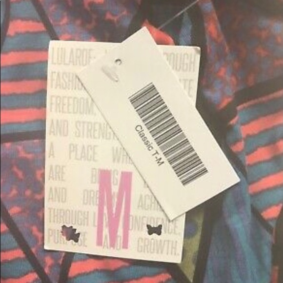 LuLaRoe New Multicolored Geometric Classic T Shirt Medium NWT - Picture 10 of 12